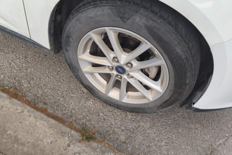 Used Ford Focus 2018 Hatchback Classic 1.6L Automatic Trendy SmartDrive Edition Right Front Wheel Hub