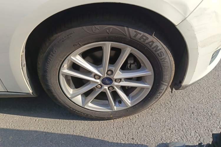Used Ford Focus 2018 Hatchback Classic 1.6L Automatic Trendy SmartDrive Edition Right Front Wheel Hub