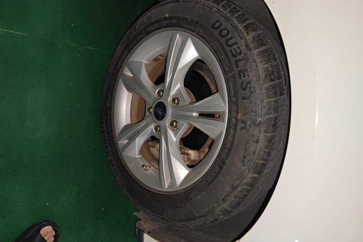 Used Ford Focus 2018 Sedan Classic 1.6L Automatic Comfort Plus Smart Drive Version Right Front Wheel Hub