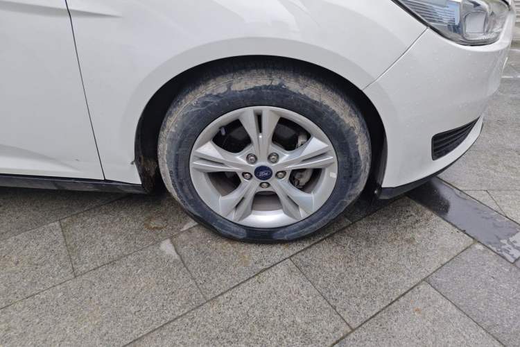 Used Ford Focus 2018 Hatchback Classic 1.6L Automatic Comfort Plus SmartDrive Edition Right Front Wheel Hub