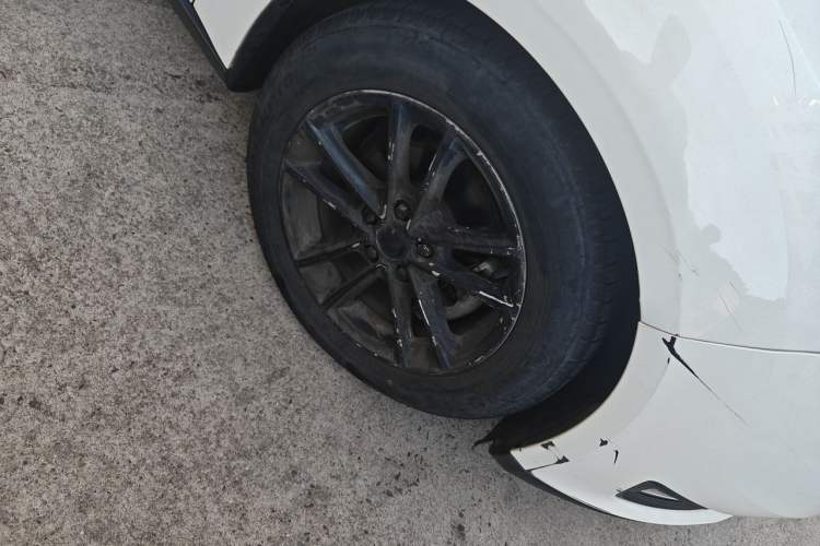 Used Ford Focus 2018 Sedan Classic EcoBoost 125 Automatic Supercharged Style SmartDrive Edition Right Front Wheel Hub