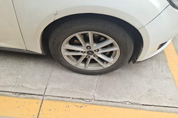 Used Ford Focus 2018 Sedan Classic 1.6L Manual Fashion Edition SmartDrive Version Right Front Wheel Hub