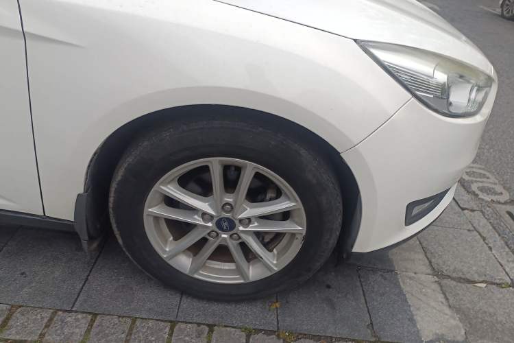 Used Ford Focus 2018 Hatchback Classic 1.6L Automatic Trendy SmartDrive Edition Right Front Wheel Hub