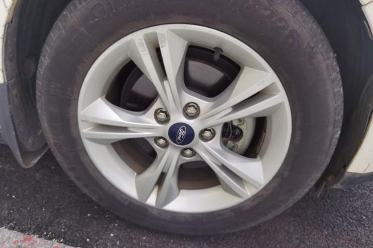 Used Ford Focus 2018 Hatchback Classic 1.6L Automatic Comfort Plus SmartDrive Edition Right Front Wheel Hub
