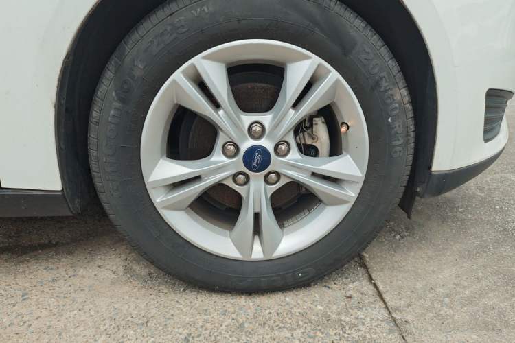 Used Ford Focus 2018 Hatchback Classic 1.6L Manual Comfort Plus SmartDrive Edition Right Front Wheel Hub