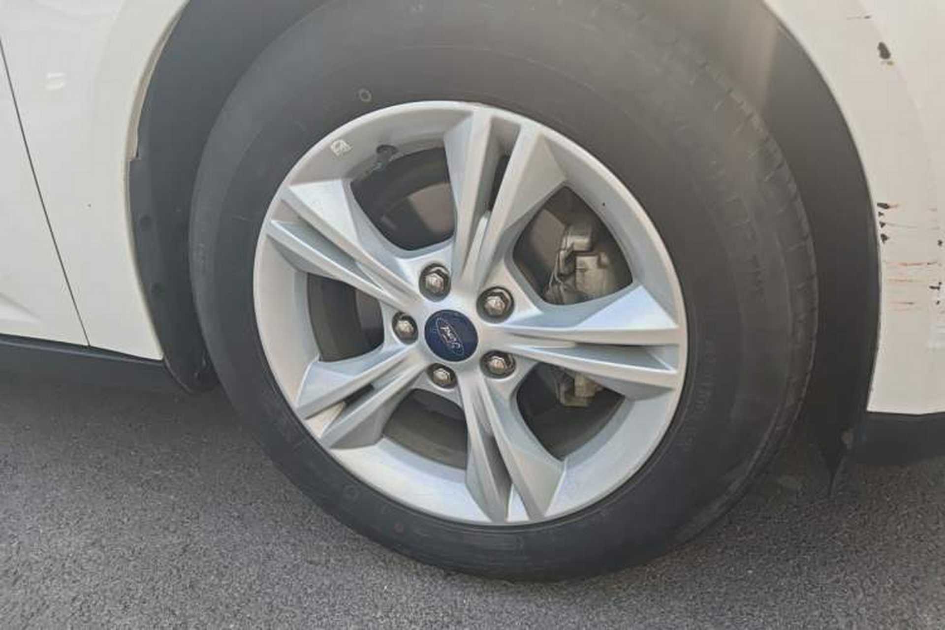 Used Ford Focus 2018 Hatchback Classic 1.6L Automatic Comfort Plus SmartDrive Edition Right Front Wheel Hub
