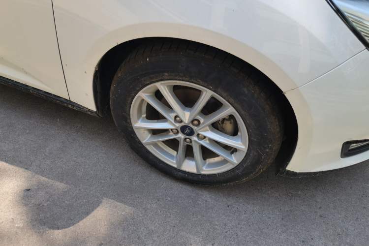 Used Ford Focus 2018 Hatchback Classic 1.6L Automatic Trendy SmartDrive Edition Right Front Wheel Hub