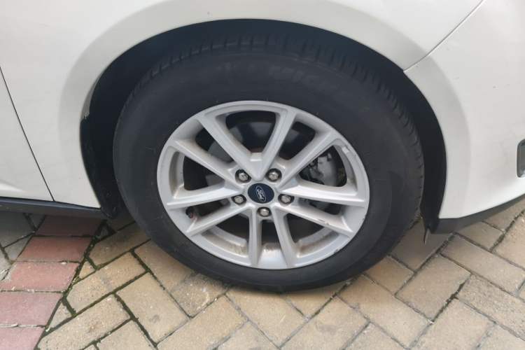 Used Ford Focus 2018 Hatchback Classic EcoBoost 180 Automatic Elite Model Right Front Wheel Hub