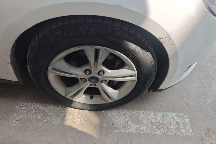 Used Ford Focus 2018 Hatchback Classic 1.6L Automatic Comfort Plus SmartDrive Edition Right Front Wheel Hub