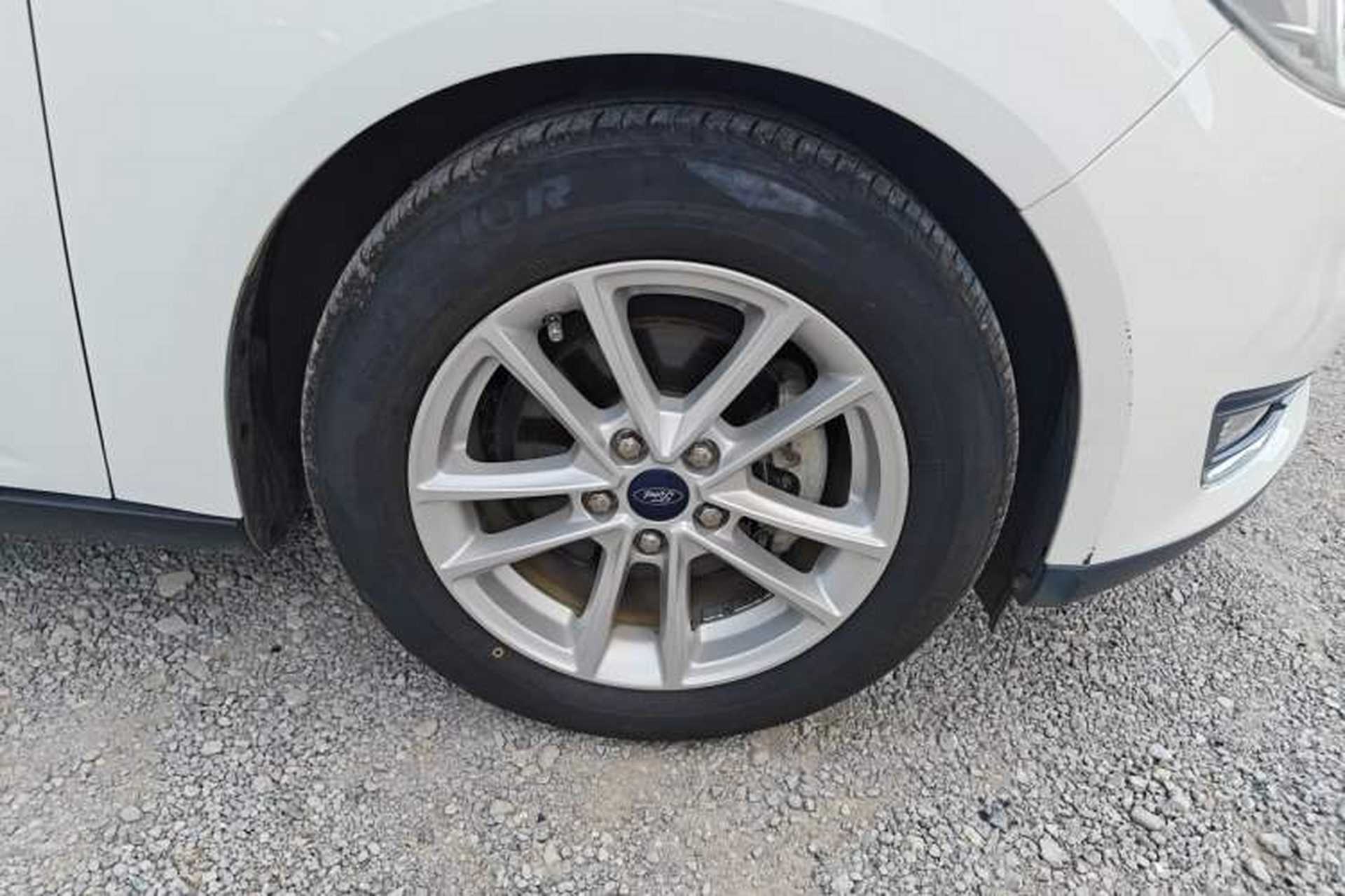 Used Ford Focus 2018 Hatchback Classic EcoBoost 180 Automatic Elite Model Right Front Wheel Hub