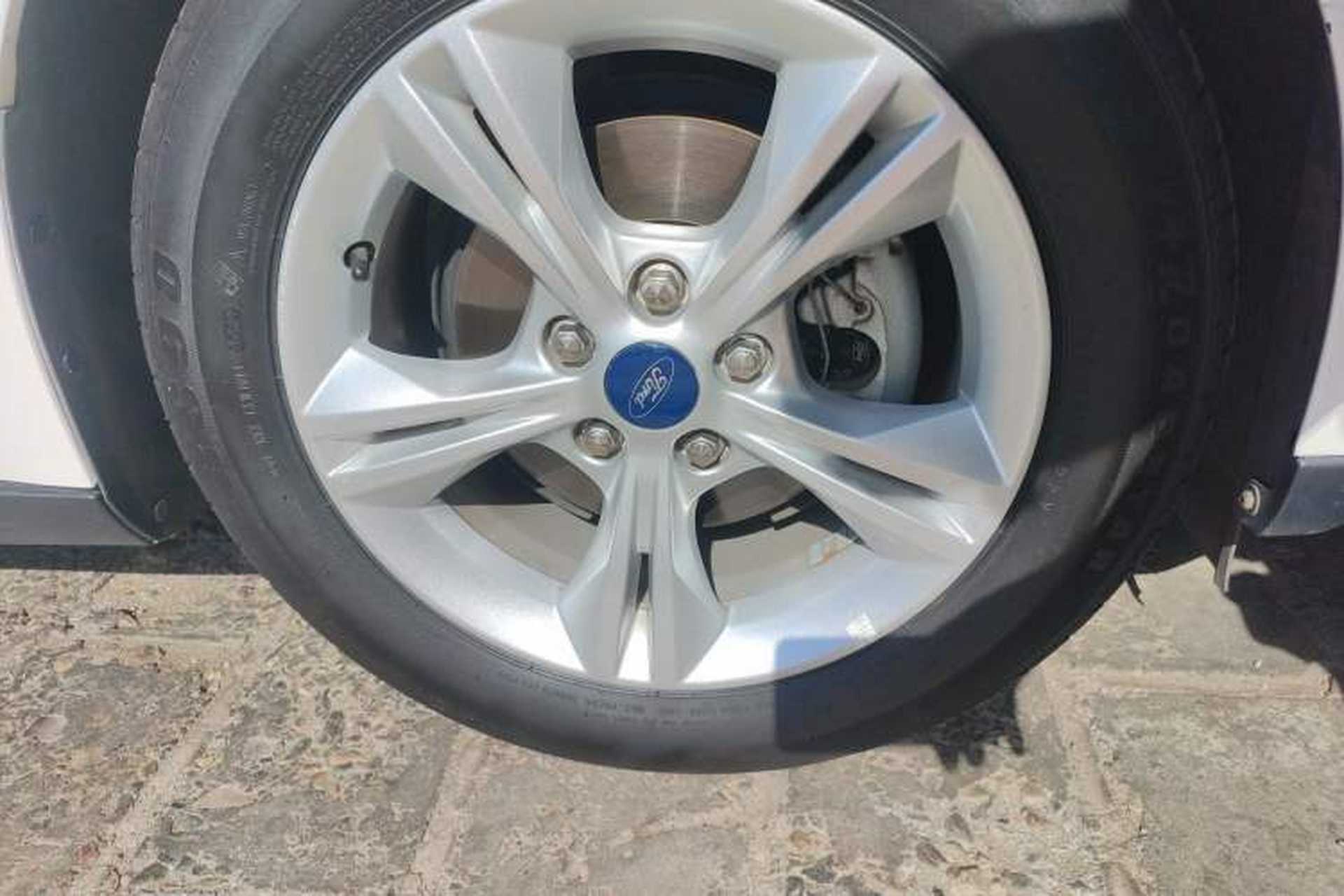 Used Ford Focus 2018 Hatchback Classic 1.6L Automatic Comfort Plus SmartDrive Edition Right Front Wheel Hub