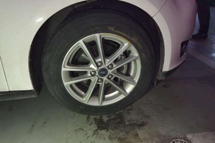 Used Ford Focus 2018 Hatchback Classic 1.6L Automatic Trendy SmartDrive Edition Right Front Wheel Hub