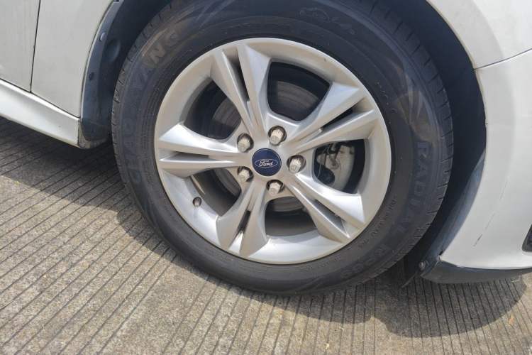 Used Ford Focus 2018 Hatchback Classic 1.6L Automatic Comfort Plus SmartDrive Edition Right Front Wheel Hub
