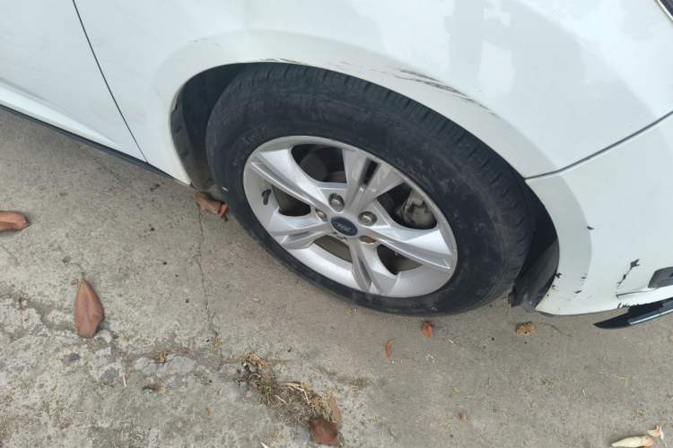 Used Ford Focus 2018 Sedan Classic 1.6L Automatic Comfort Plus Smart Drive Version Right Front Wheel Hub