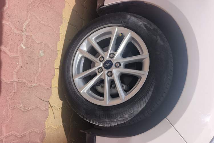 Used Ford Focus 2018 Hatchback Classic 1.6L Automatic Trendy SmartDrive Edition Right Front Wheel Hub
