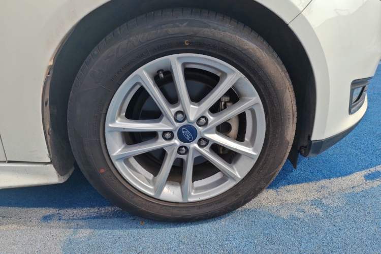 Used Ford Focus 2018 Hatchback Classic EcoBoost 180 Automatic Elite Model Right Front Wheel Hub