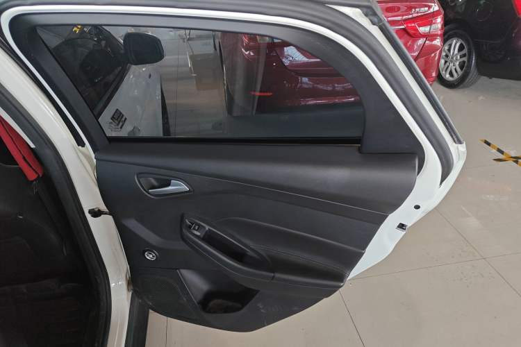 Used Ford Focus 2018 Sedan Classic EcoBoost 180 Automatic Elite Model Right Rear Door Interior