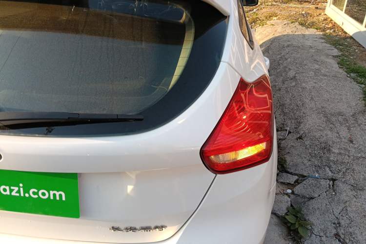 Used Ford Focus 2018 Hatchback Classic 1.6L Automatic Trendy SmartDrive Edition Right Rear Taillight