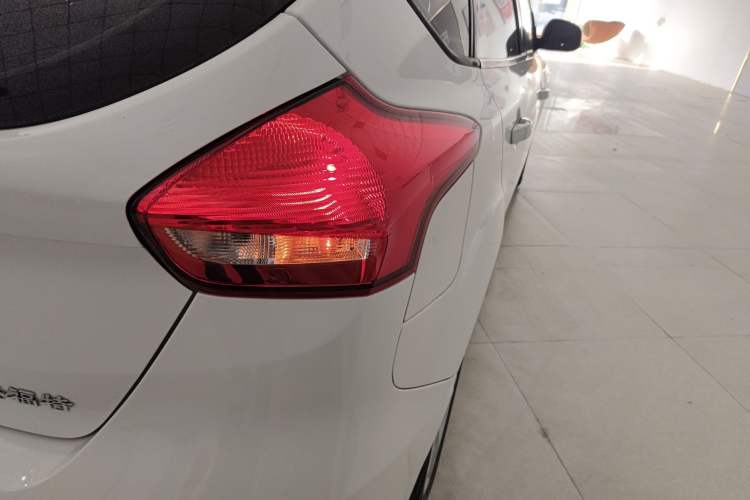 Used Ford Focus 2018 Hatchback Classic 1.6L Automatic Comfort Plus SmartDrive Edition Right Rear Taillight