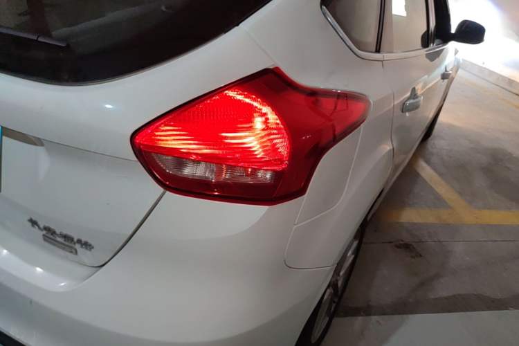 Used Ford Focus 2018 Hatchback Classic EcoBoost 180 Automatic Elite Model Right Rear Taillight