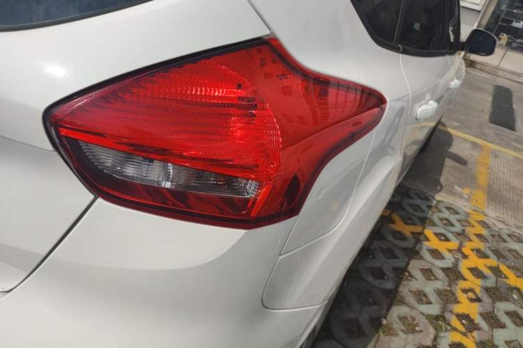 Used Ford Focus 2018 Hatchback Classic 1.6L Automatic Comfort Plus SmartDrive Edition Right Rear Taillight