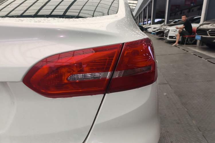 Used Ford Focus 2018 Sedan Classic 1.6L Automatic Trendy SmartDrive Edition Right Rear Taillight