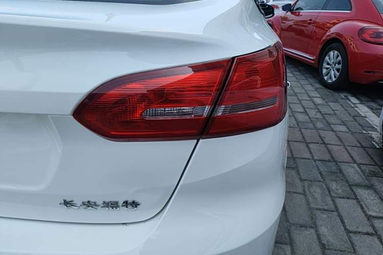 Used Ford Focus 2018 Sedan Classic 1.6L Automatic Trendy SmartDrive Edition Right Rear Taillight