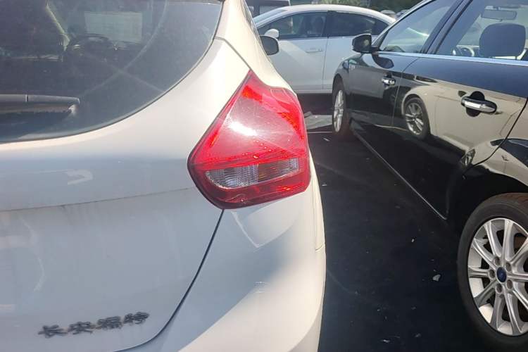 Used Ford Focus 2018 Hatchback Classic 1.6L Automatic Trendy SmartDrive Edition Right Rear Taillight