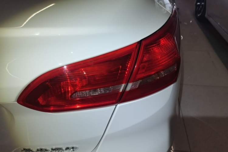 Used Ford Focus 2018 Sedan Classic EcoBoost 180 Automatic Elite Model Right Rear Taillight