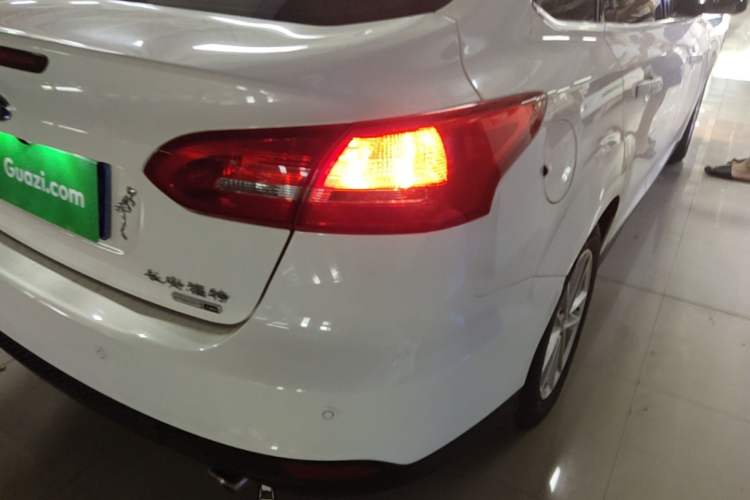 Used Ford Focus 2018 Sedan Classic EcoBoost 180 Automatic Elite Model Right Rear Taillight