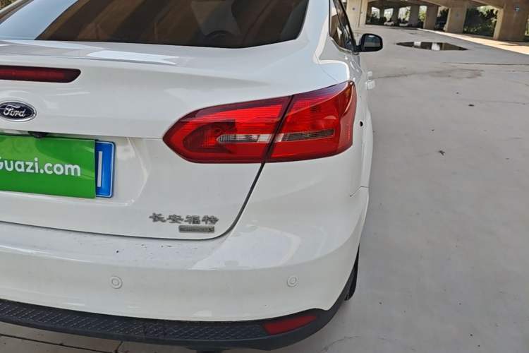 Used Ford Focus 2018 Sedan Classic EcoBoost 180 Automatic Elite Model Right Rear Taillight