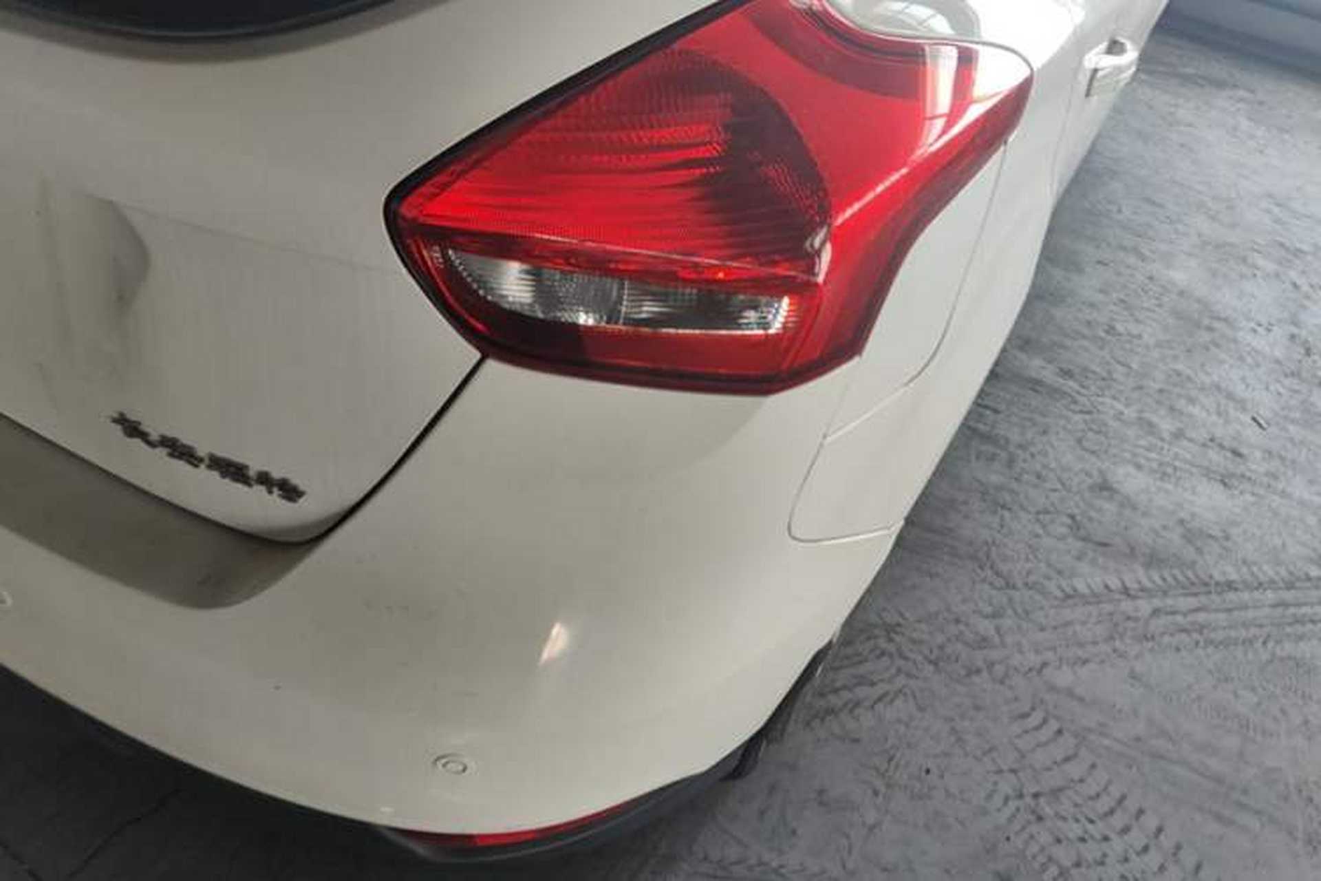 Used Ford Focus 2018 Hatchback Classic 1.6L Automatic Trendy SmartDrive Edition Right Rear Taillight