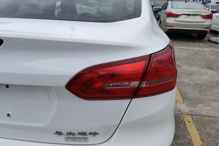 Used Ford Focus 2018 Sedan Classic EcoBoost 125 Automatic Supercharged Style SmartDrive Edition Right Rear Taillight