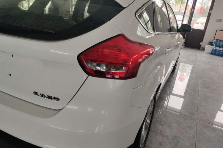Used Ford Focus 2018 Hatchback Classic 1.6L Automatic Comfort Plus SmartDrive Edition Right Rear Taillight