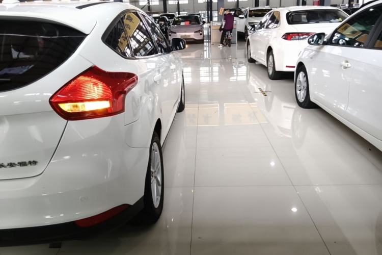 Used Ford Focus 2018 Hatchback Classic 1.6L Automatic Trendy SmartDrive Edition Right Rear Taillight