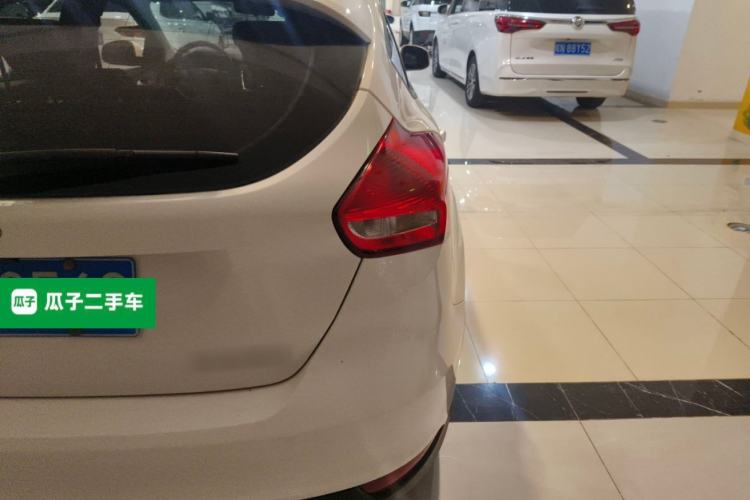 Used Ford Focus 2018 Hatchback Classic 1.6L Automatic Comfort Plus SmartDrive Edition Right Rear Taillight