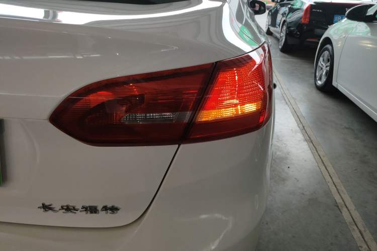 Used Ford Focus 2018 Sedan Classic 1.6L Manual Comfort Plus SmartDrive Edition Right Rear Taillight