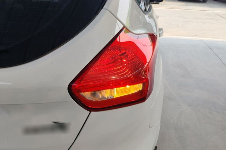Used Ford Focus 2018 Hatchback Classic 1.6L Automatic Comfort Plus SmartDrive Edition Right Rear Taillight