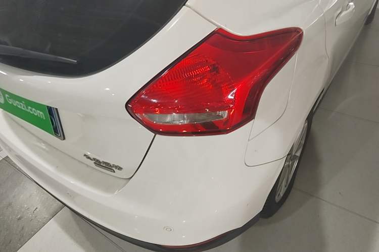 Used Ford Focus 2018 Hatchback Classic EcoBoost 180 Automatic Elite Model Right Rear Taillight