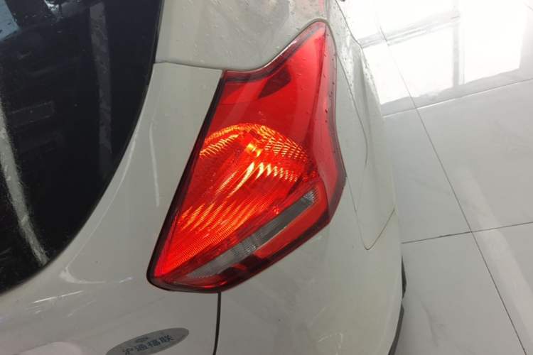 Used Ford Focus 2018 Hatchback Classic 1.6L Automatic Trendy SmartDrive Edition Right Rear Taillight