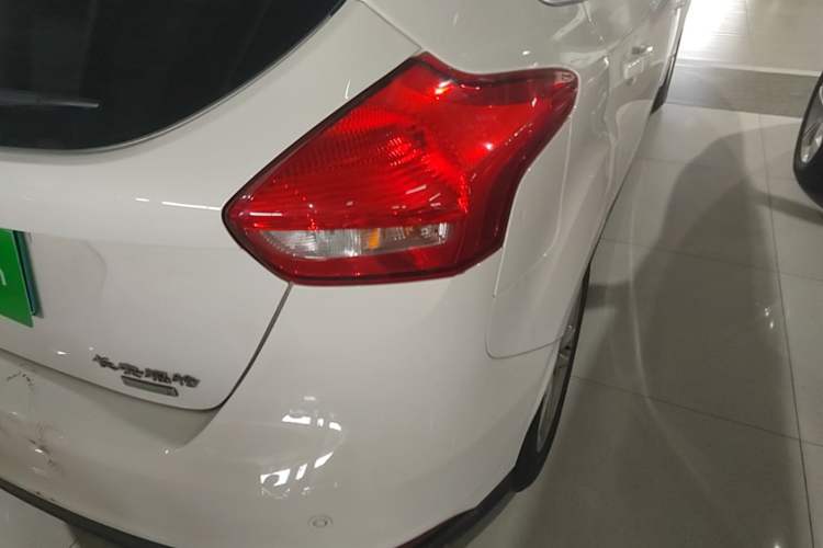 Used Ford Focus 2018 Hatchback Classic EcoBoost 180 Automatic Elite Model Right Rear Taillight