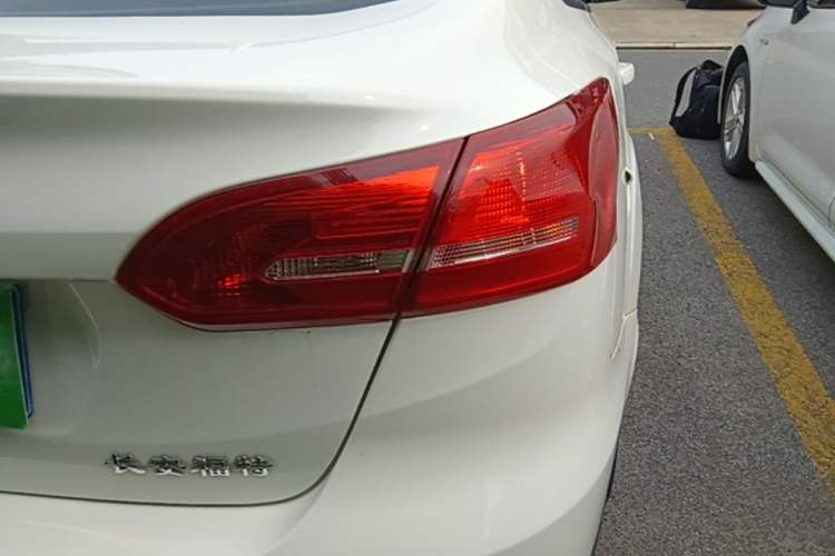 Used Ford Focus 2018 Sedan Classic 1.6L Automatic Trendy SmartDrive Edition Right Rear Taillight