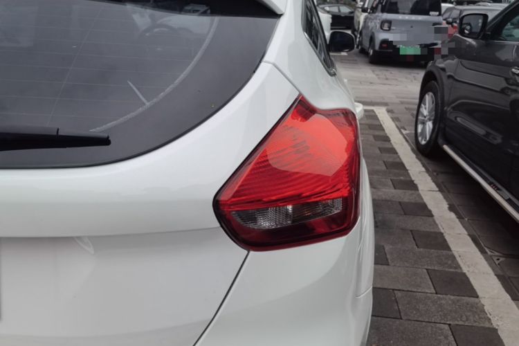 Used Ford Focus 2018 Hatchback Classic EcoBoost 180 Automatic Elite Model Right Rear Taillight