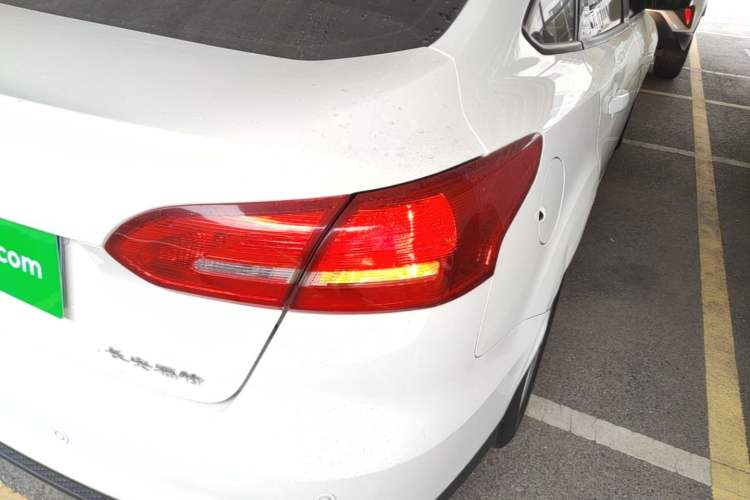 Used Ford Focus 2018 Sedan Classic 1.6L Automatic Trendy SmartDrive Edition Right Rear Taillight
