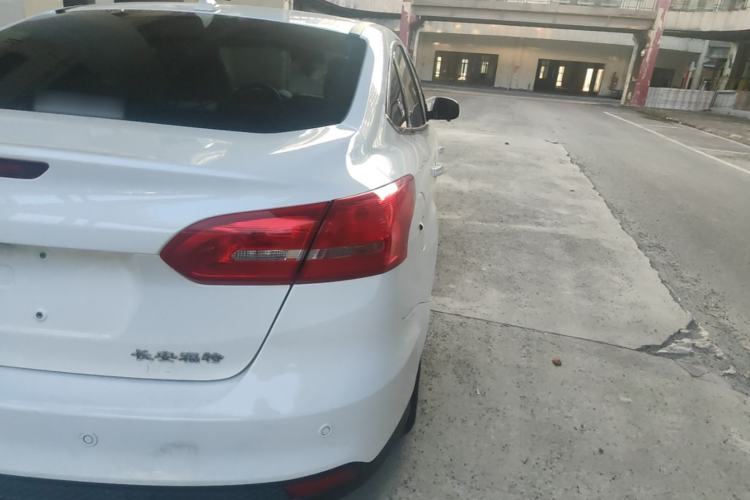Used Ford Focus 2018 Sedan Classic 1.6L Automatic Trendy SmartDrive Edition Right Rear Taillight