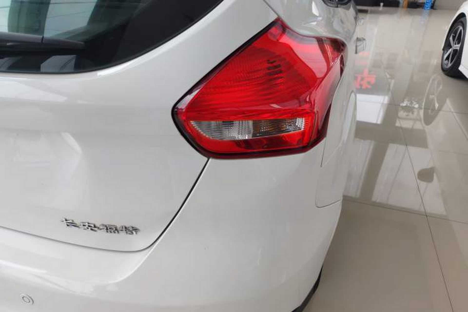 Used Ford Focus 2018 Hatchback Classic 1.6L Automatic Trendy SmartDrive Edition Right Rear Taillight