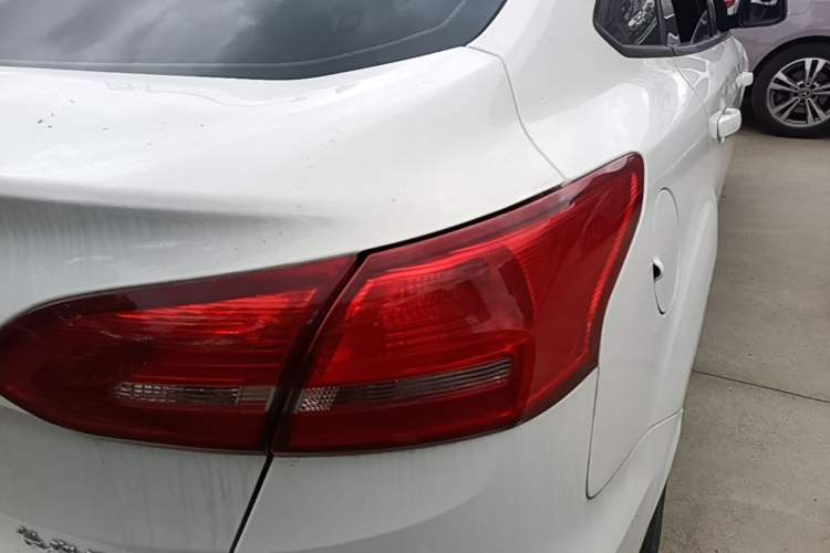 Used Ford Focus 2018 Sedan Classic 1.6L Automatic Trendy SmartDrive Edition Right Rear Taillight