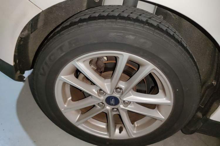 Used Ford Focus 2018 Hatchback Classic EcoBoost 180 Automatic Elite Model Right Rear Wheel Hub