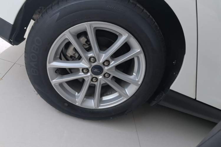Used Ford Focus 2018 Hatchback Classic 1.6L Automatic Trendy SmartDrive Edition Right Rear Wheel Hub