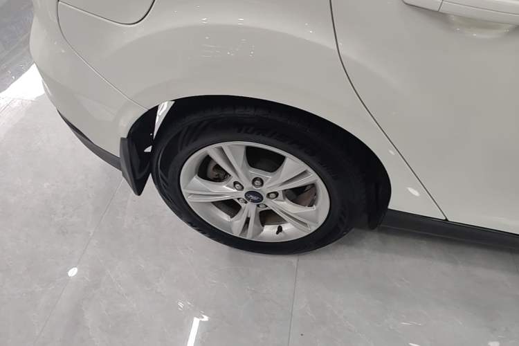 Used Ford Focus 2018 Hatchback Classic 1.6L Automatic Comfort Plus SmartDrive Edition Right Rear Wheel Hub